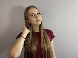 cam girl fingering pussy LeolaHunkins