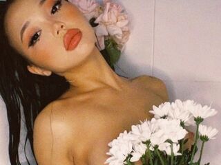 camgirl LeonaBellmont