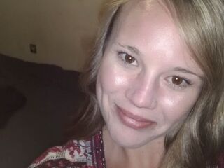 girl shaving pussy LeshaLee