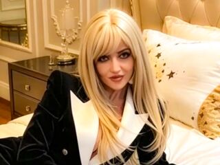 naked cam girl photo LexieSellene