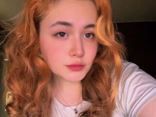 topless cam girl LiliPlishi