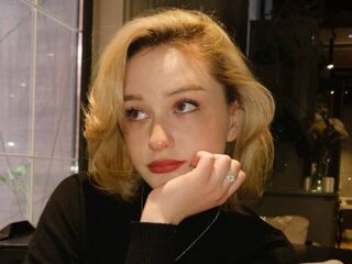 masturbating camgirl LilithYongi