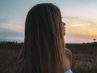 camgirl playing with vibrator LisaNorthwe