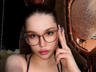 nude camgirl picture LisaRiza