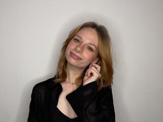 naked girl with webcam masturbating with sextoy LouiseSchmidt