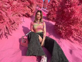 fingering webcam girl LouveniaPranger