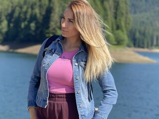 naked cam girl picture LovelyMaia