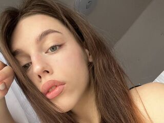 camgirl masturbating with dildo LyraMoonshadow