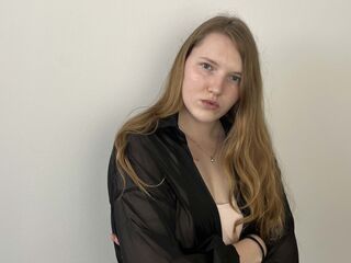 hot camslut MadalineMosman