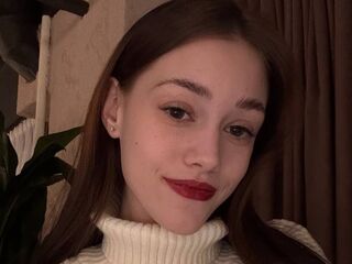 naked camgirl MaeBroadway