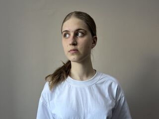 webcam babe chat room MaganPedaci