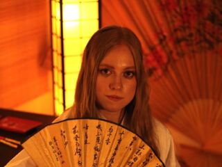 kinky cam MandiKressierer