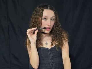 camslut showing pussy MarthiAdams