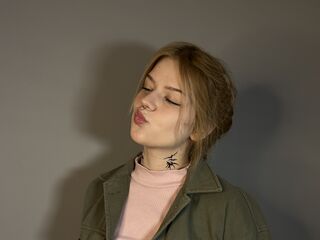cam strip tease MaxineHaines