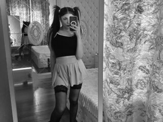 live chat MedelinaKox