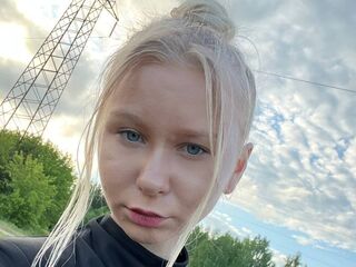 naked girl with webcam masturbating MelbaKines