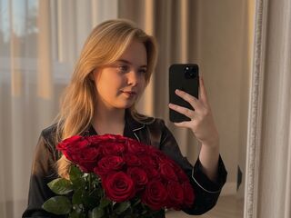 hot webcam video MelissaMyla