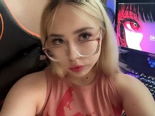 topless webcamgirl MellieFlaig