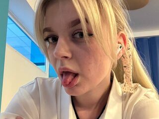 naughty cam girl fingering pussy MiaGarbet