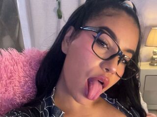 camslut naked MihaCameron