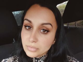 naked girl with webcam masturbating with vibrator MirelleRose