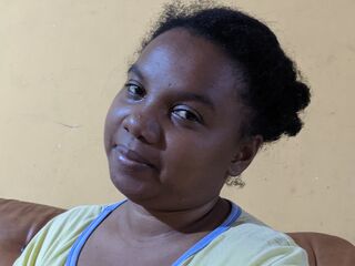 chat room cam MomoRazafy