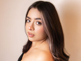 camgirl chat room MyaFontaine