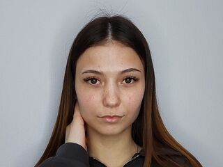 nude webcamgirl picture MyriamSandella
