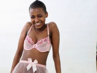 naked girl with webcam NaomiBrookes