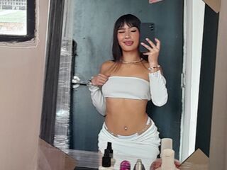 camwhore masturbating with vibrator NaomyWatson