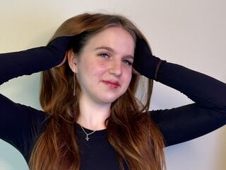 camslut showing pussy NilaBudy