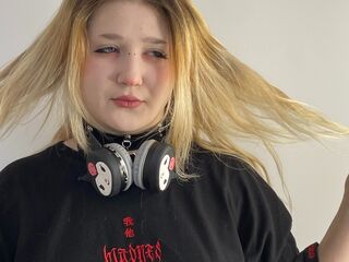 webcam babe chat room PilarVanhee