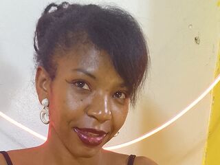 free live cam PinahGloria