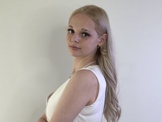 cam girl masturbating with vibrator RosarioKerans