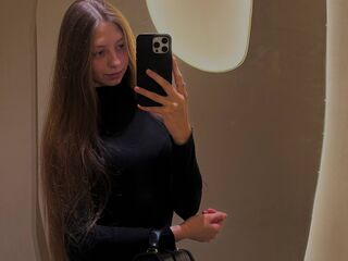 free nude webcam show RoxanneSpector