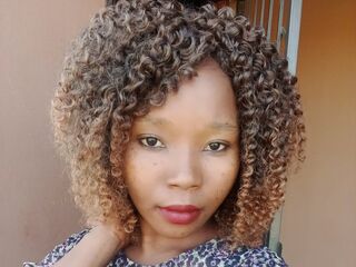 camgirl fingering wet pussy SadeKnott