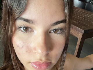 cam stripper SariLane