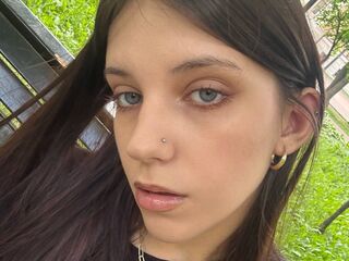 mastubating web cam girl SaritaHowick