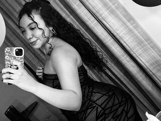 camgirl fingering shaved pussy SharonBlairr