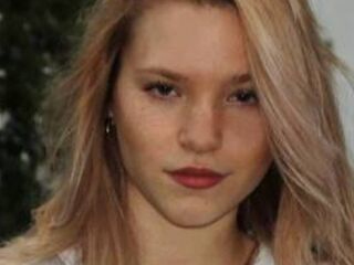 camwhore fingering shaved pussy ShawnCejka