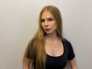 naked girl with webcam masturbating with sextoy SusieAlvia