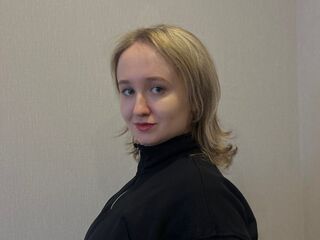 chat room live show SuzannKernes