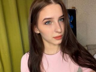 naughty cam girl fingering shaved pussy WanitaCruson