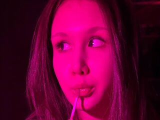 beautiful girl cam WilletteLabrie