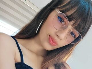 live webcam model YiyisMarthin