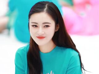 chat with cam YolandaYang
