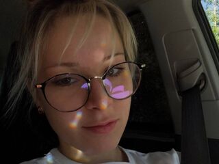 nude webcamgirl picture YurikoBereda